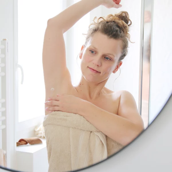 Application déodorant naturel